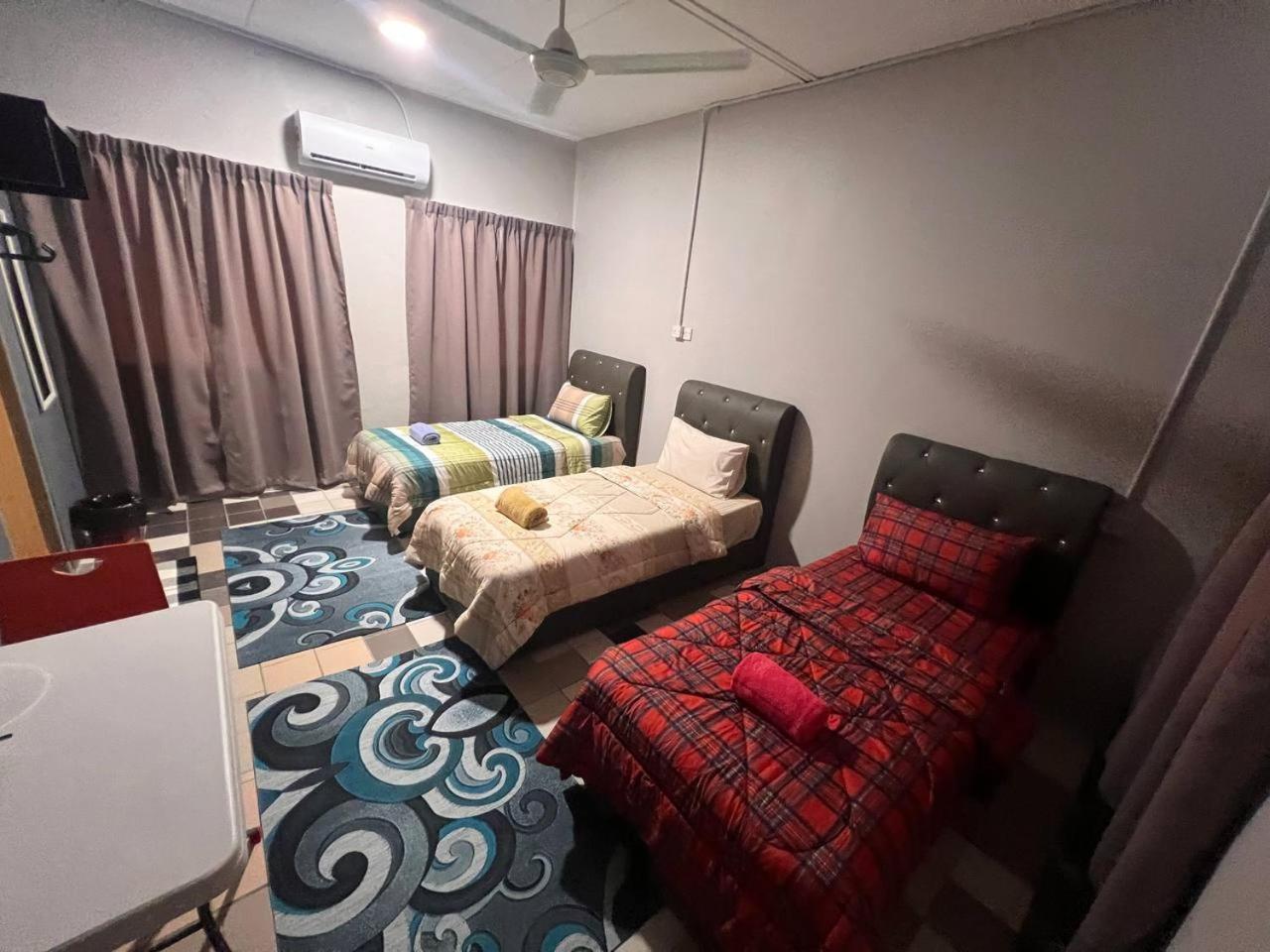 Отель Putra Sentosa Retreat Camp, Sematan Номер фото
