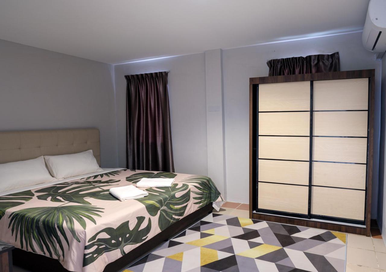 Отель Putra Sentosa Retreat Camp, Sematan Номер фото